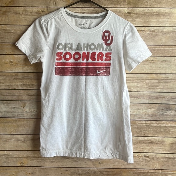 Nike Tops - Nike Oklahoma Sooners tee